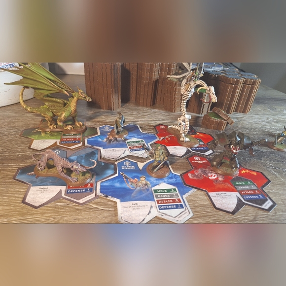 Heroscape Lot: 33 Figures & Cards + 335 Terrain Tiles, Dice, & Accessories - Picture 6 of 11